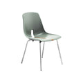 **Chaise en plastique ergonomique avec pieds en métal chromé**
