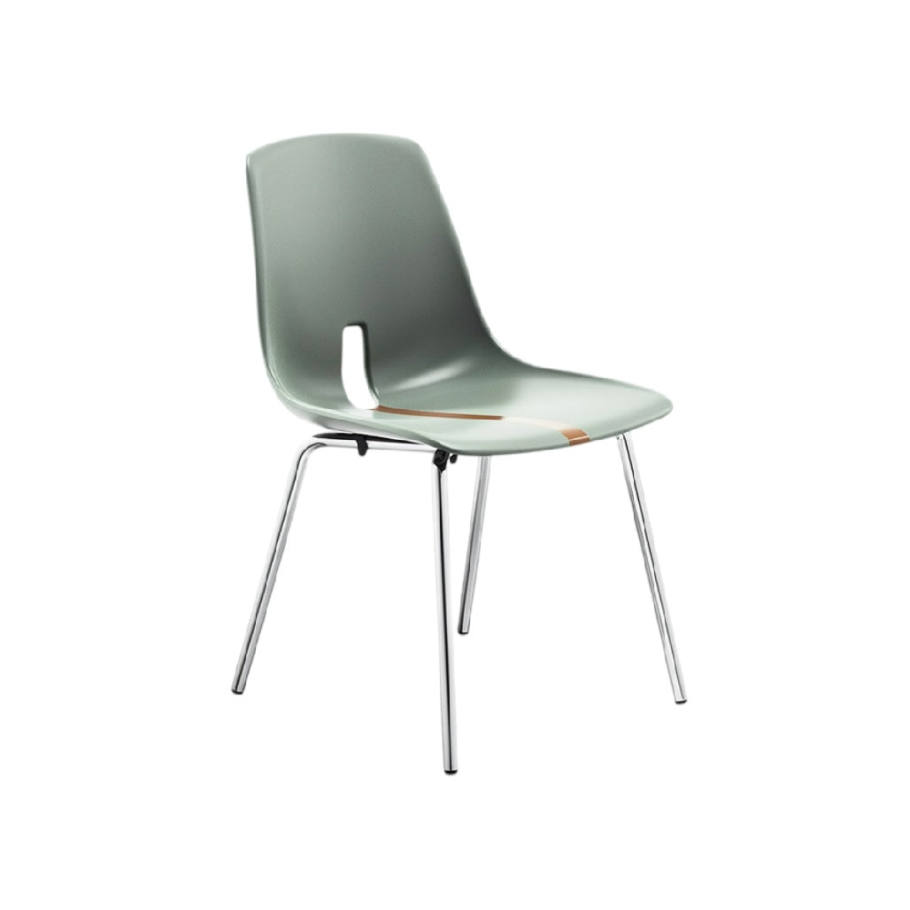 **Chaise en plastique ergonomique avec pieds en métal chromé**